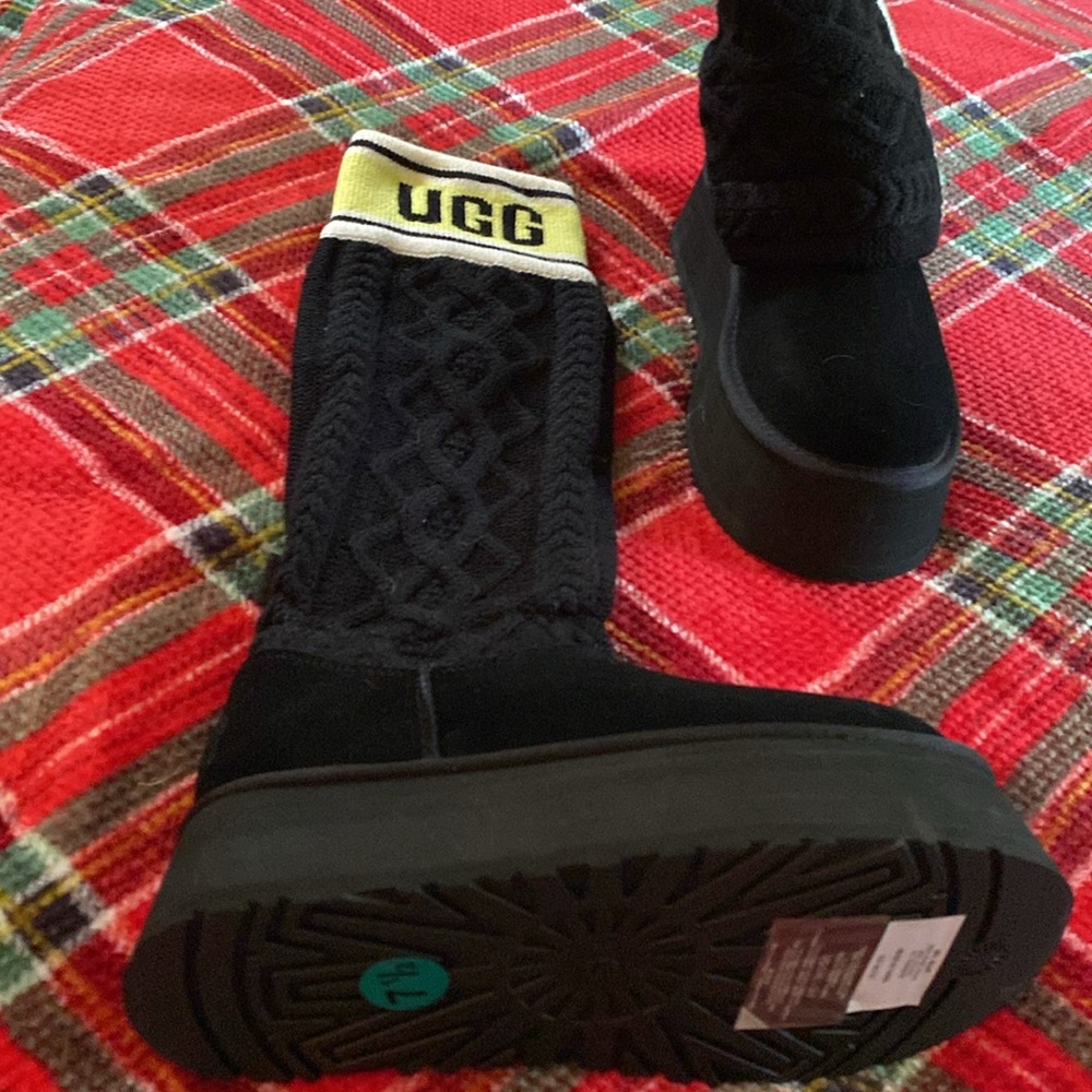Ugg Classic Sweater Letter 1144045 (Black